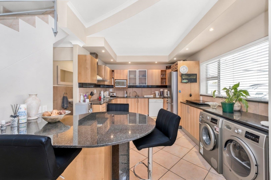 4 Bedroom Property for Sale in Bantry Bay Western Cape